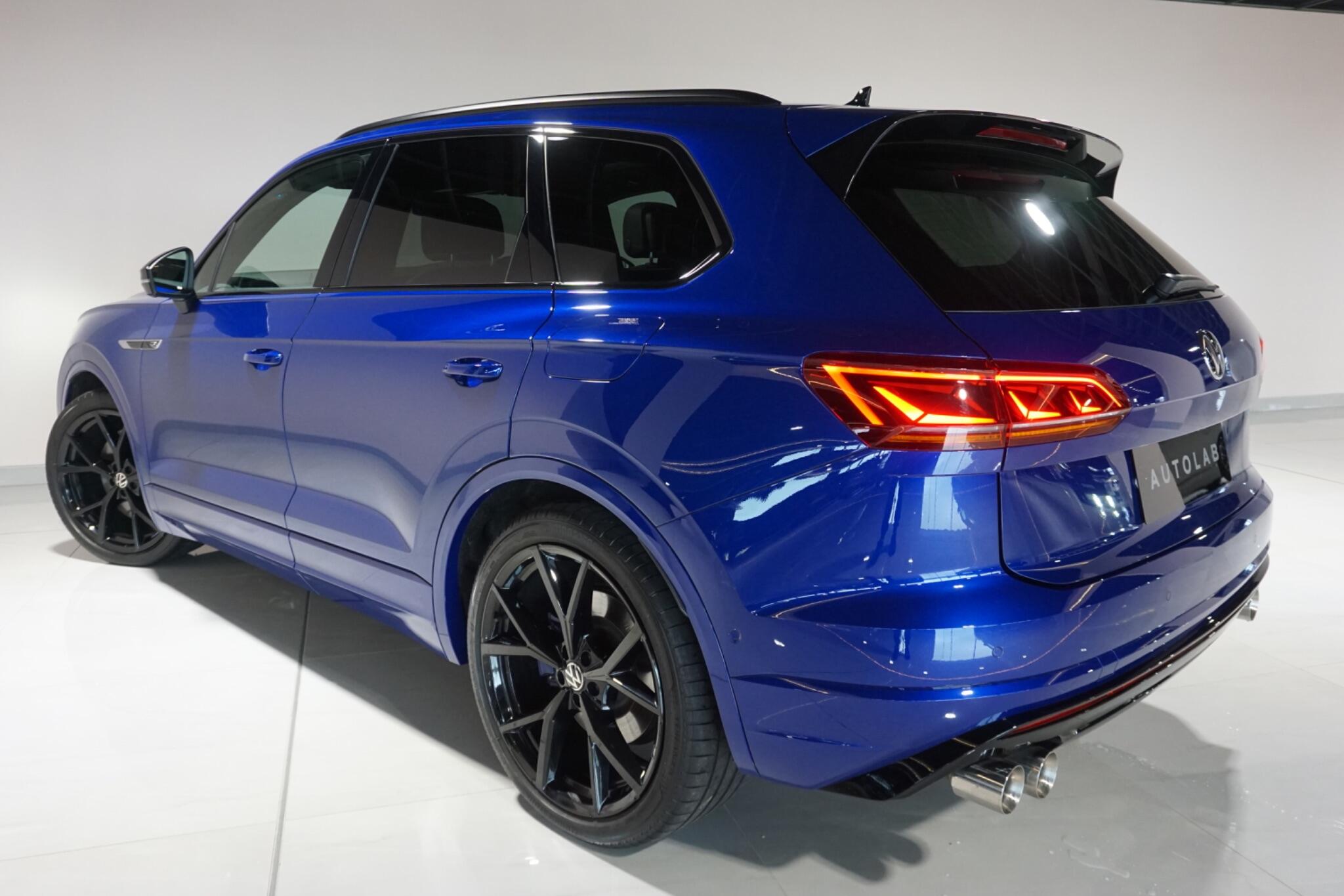 Volkswagen Touareg 3.0 V6 TSI eHybrid 14.3kWh R SUV 5dr Petrol Plug-in Hybrid Tiptronic 4Motion Euro 6 (s/s) (462 ps)